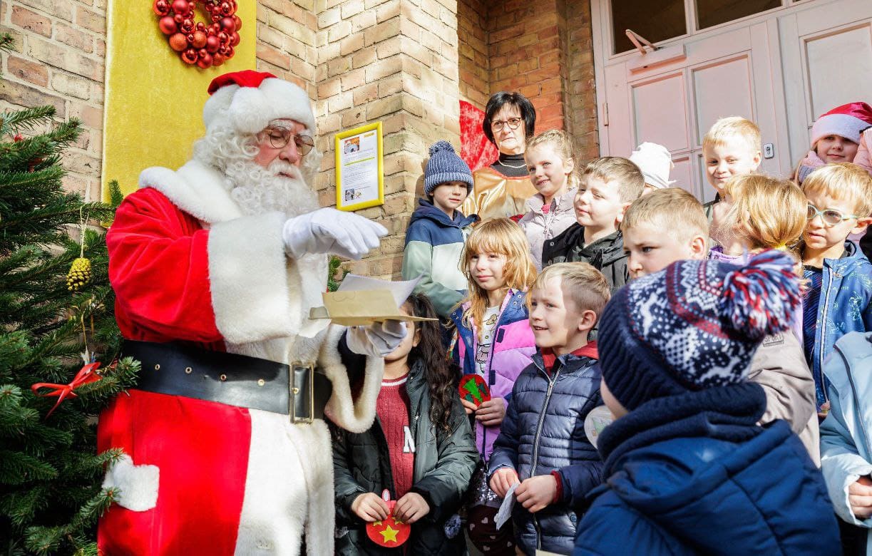 Weihnachtmann in Himmelpfort die Weihnachtraditionen 