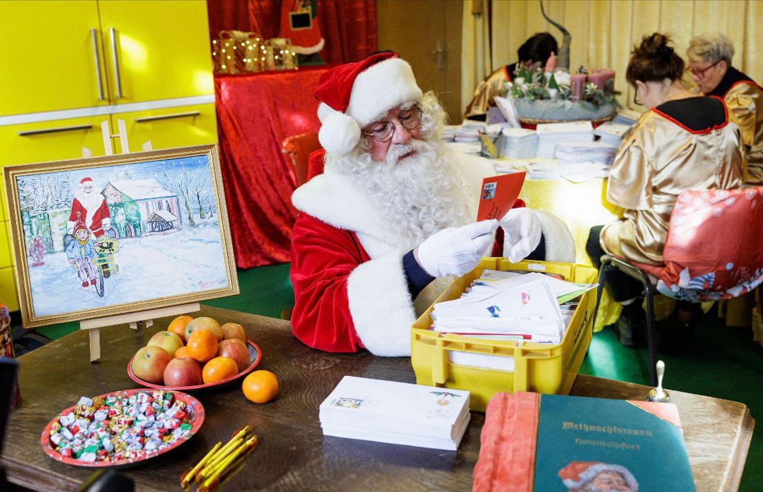 Weihnachtmann in Himmelpfort lädt ein,  die Weihnachtradition