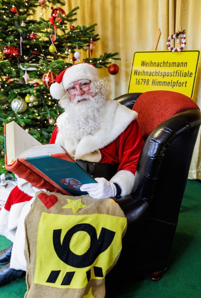 Weihnachtmann in Himmelpfort die Weihnachtraditionen muss bleiben