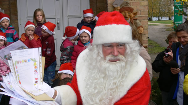 Weihnachtmann in Himmelpfort die Weihnachtraditionen 